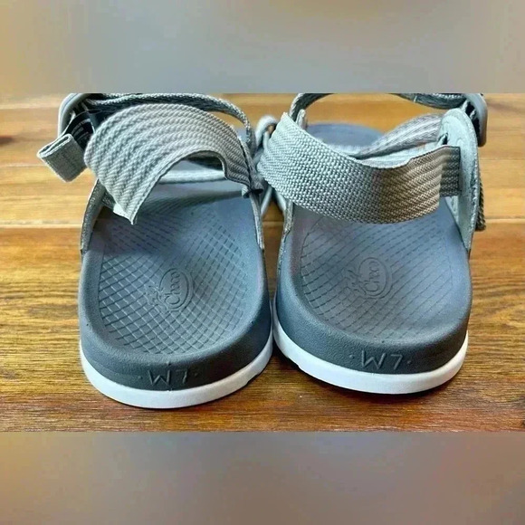 Chaco | Women’s Lowdown Sandal in Grey | Size 7 - Picture 4 of 5
